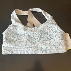 NWT Old Navy medium support sports bra